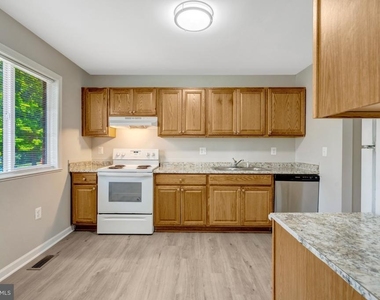 7065 Leewood Forest Drive - Photo Thumbnail 13