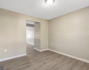 7065 Leewood Forest Drive - Photo Thumbnail 12