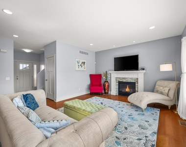 1835 Fox Prairie Road - Photo Thumbnail 11