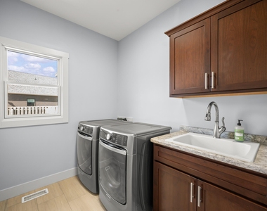 1835 Fox Prairie Road - Photo Thumbnail 26