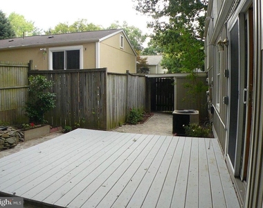 12259 Turkey Wing Court - Photo Thumbnail 16