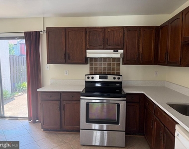 1155 Dublin Place - Photo Thumbnail 8