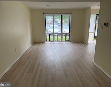 1155 Dublin Place - Photo Thumbnail 3