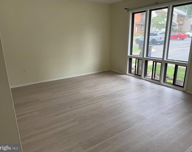 1155 Dublin Place - Photo Thumbnail 4