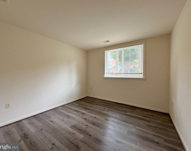 6804 Perry Penney Drive - Photo Thumbnail 8