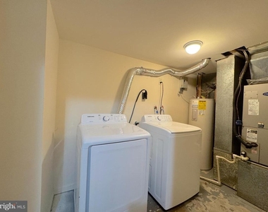 6804 Perry Penney Drive - Photo Thumbnail 7