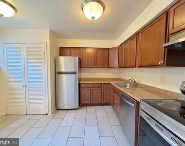 6804 Perry Penney Drive - Photo Thumbnail 5