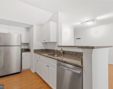 4525 Superior Square - Photo Thumbnail 10