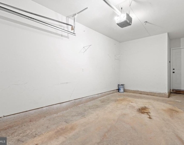4525 Superior Square - Photo Thumbnail 23