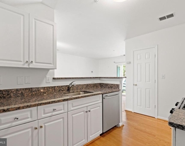 4525 Superior Square - Photo Thumbnail 12
