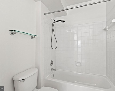 4525 Superior Square - Photo Thumbnail 21