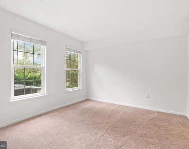4525 Superior Square - Photo Thumbnail 15