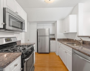 4525 Superior Square - Photo Thumbnail 11