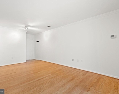 4525 Superior Square - Photo Thumbnail 4