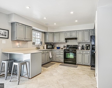 8606 Rocky Gap Court - Photo Thumbnail 11