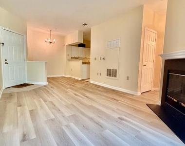 2203 Westcourt Lane - Photo Thumbnail 12