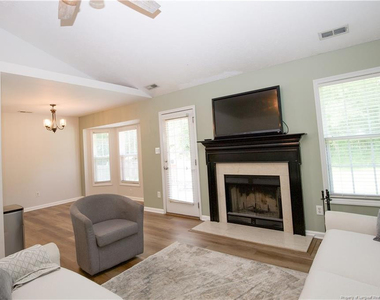 112 Raymond Street - Photo Thumbnail 4