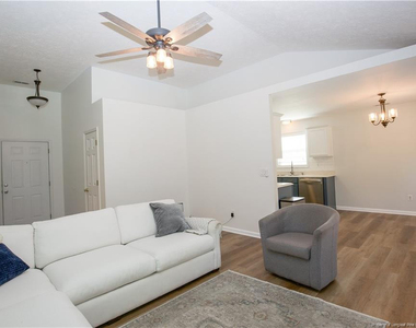 112 Raymond Street - Photo Thumbnail 6