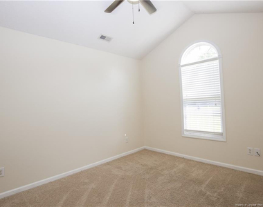 112 Raymond Street - Photo Thumbnail 22
