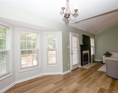 112 Raymond Street - Photo Thumbnail 16