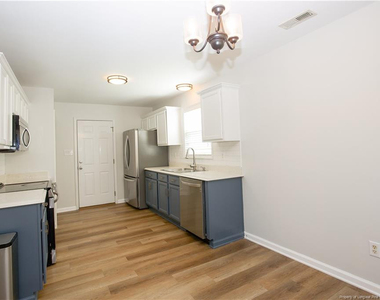 112 Raymond Street - Photo Thumbnail 14