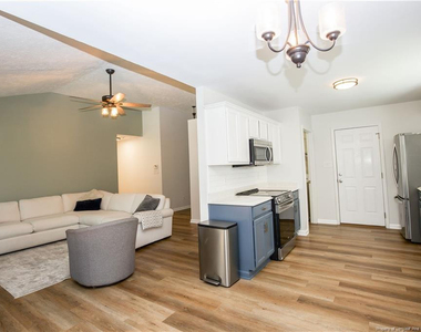 112 Raymond Street - Photo Thumbnail 15