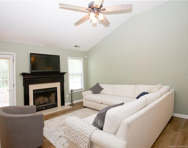 112 Raymond Street - Photo Thumbnail 3