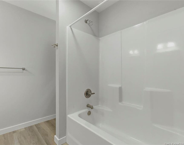 407 W Mooring - Photo Thumbnail 13