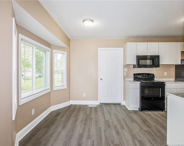 4562 Ruby Road - Photo Thumbnail 12