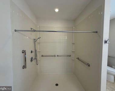 1404 Graham Drive - Photo Thumbnail 3