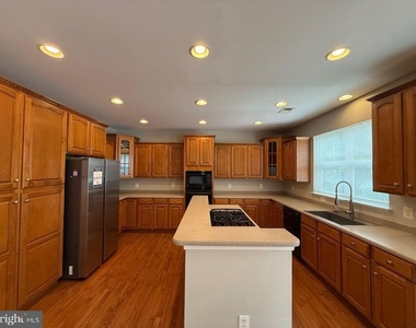 1404 Graham Drive - Photo Thumbnail 21