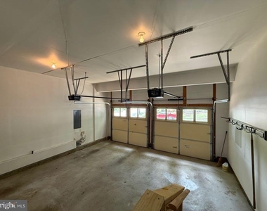 1404 Graham Drive - Photo Thumbnail 17