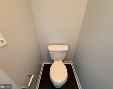 1404 Graham Drive - Photo Thumbnail 54