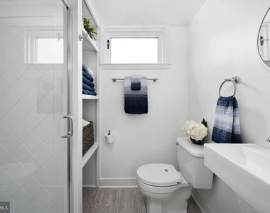 620 Kenmore Avenue - Photo Thumbnail 5
