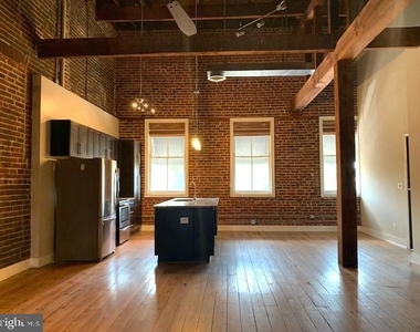 311 William Street - Photo Thumbnail 2