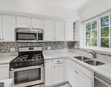 3226 Gunston Road - Photo Thumbnail 11