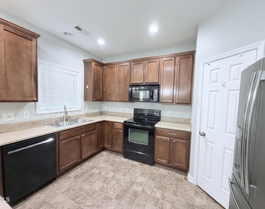 536 Gooseberry Drive - Photo Thumbnail 4