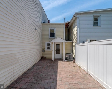 619 N Henry Street - Photo Thumbnail 24
