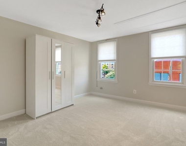 619 N Henry Street - Photo Thumbnail 23