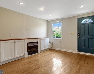 619 N Henry Street - Photo Thumbnail 1