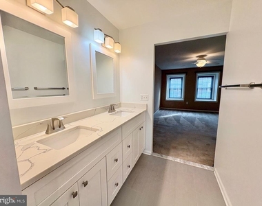 5111 Heritage Lane - Photo Thumbnail 4