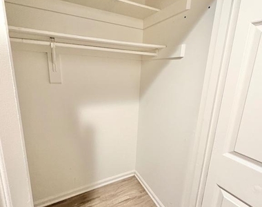 5111 Heritage Lane - Photo Thumbnail 12