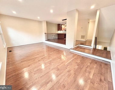 5111 Heritage Lane - Photo Thumbnail 16