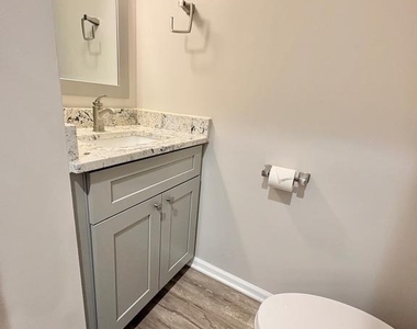 5111 Heritage Lane - Photo Thumbnail 11