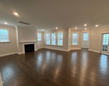 3011 Early Planting Avenue - Photo Thumbnail 7