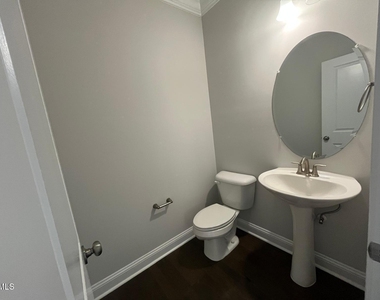 3011 Early Planting Avenue - Photo Thumbnail 24