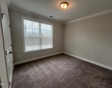 3011 Early Planting Avenue - Photo Thumbnail 25