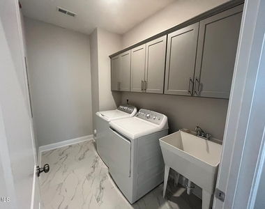 3011 Early Planting Avenue - Photo Thumbnail 40