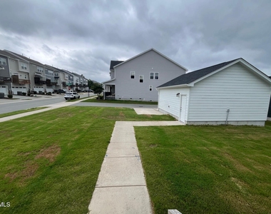 3011 Early Planting Avenue - Photo Thumbnail 50