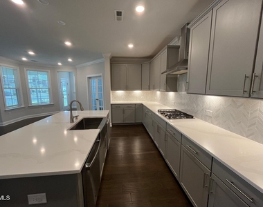 3011 Early Planting Avenue - Photo Thumbnail 22